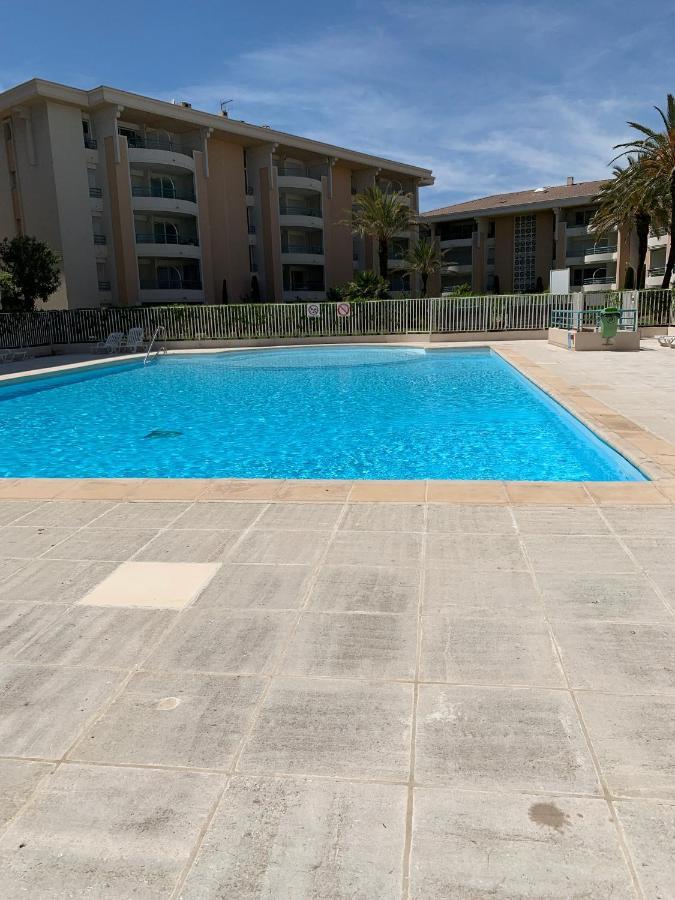 Location Port Frejus, Bord De Mer Экстерьер фото
