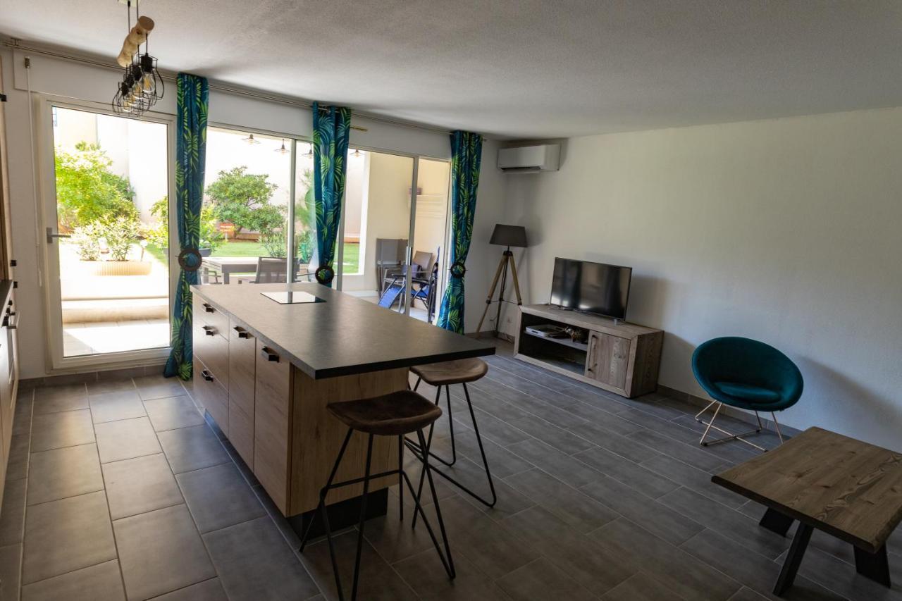 Location Port Frejus, Bord De Mer Экстерьер фото