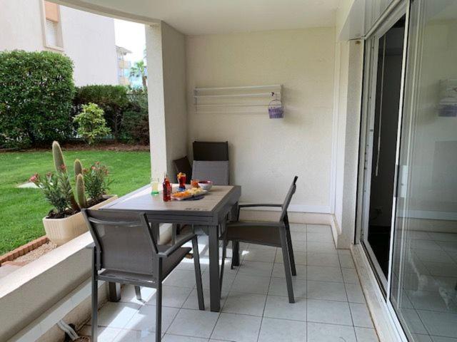 Location Port Frejus, Bord De Mer Экстерьер фото